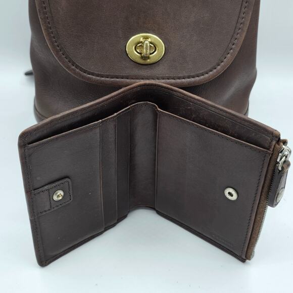 Coach 9960 Vintage Brown Leather Daypack Backpack Turn lock Drawstring & Wallet - Picture 15 of 16